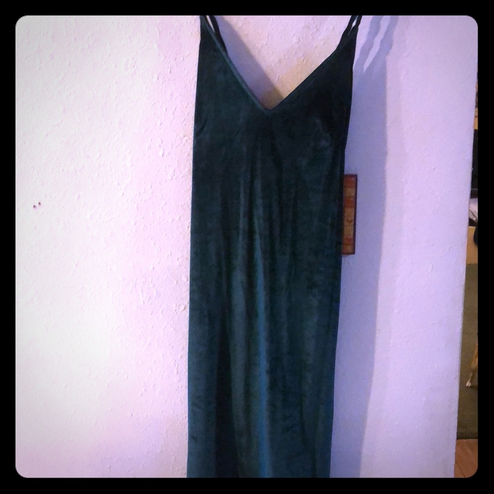 Green velvet fitted dress